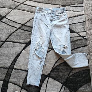 SO High Rise MOM Jeans Distressed Size 7/28